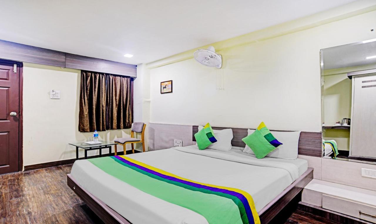 Hotel Dwarika Inn Indaur Kültér fotó