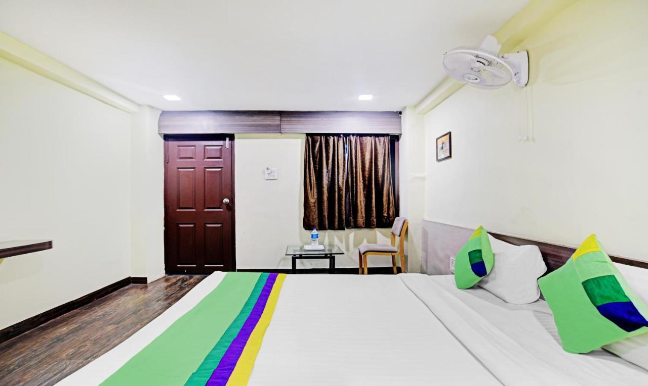 Hotel Dwarika Inn Indaur Kültér fotó
