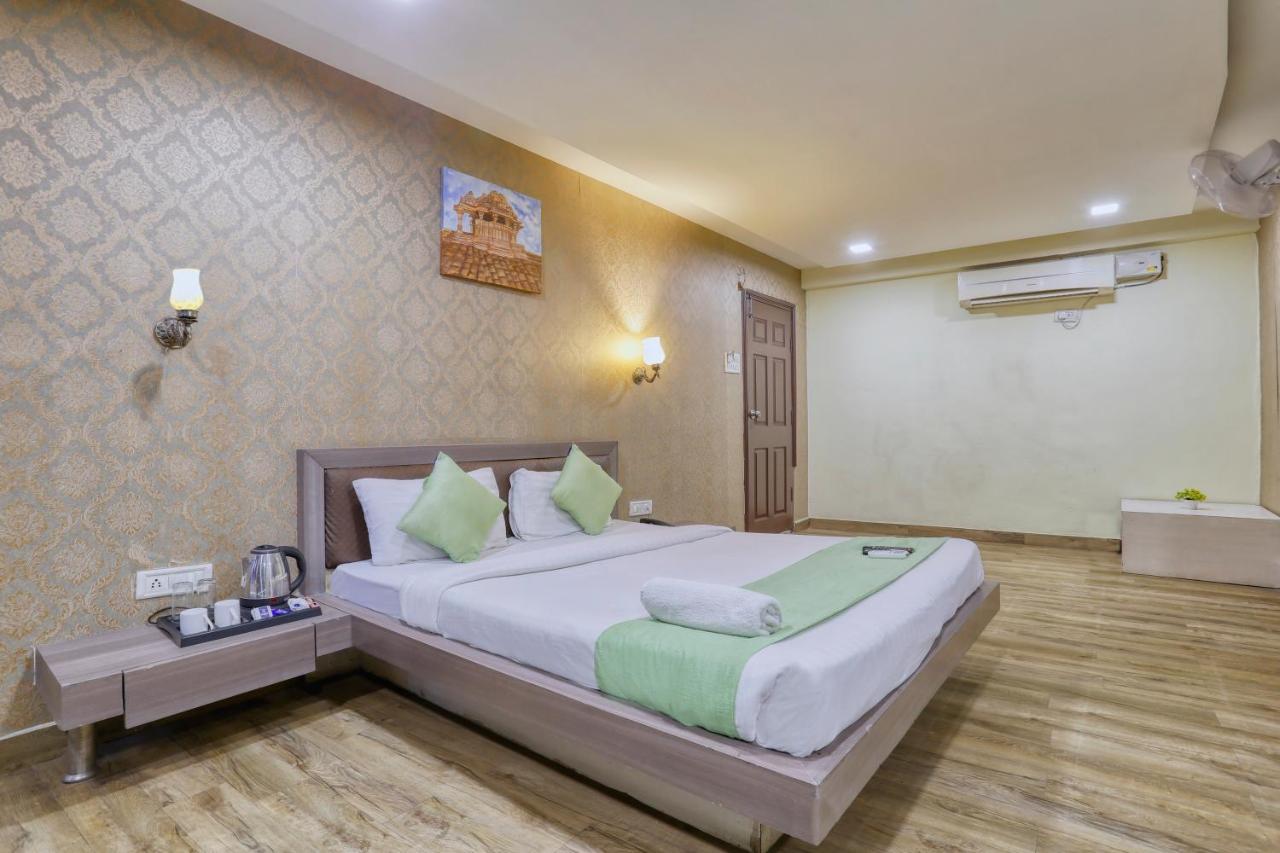 Hotel Dwarika Inn Indaur Kültér fotó