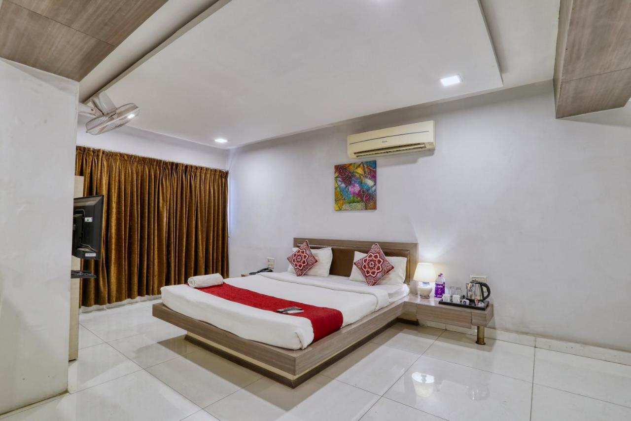 Hotel Dwarika Inn Indaur Kültér fotó
