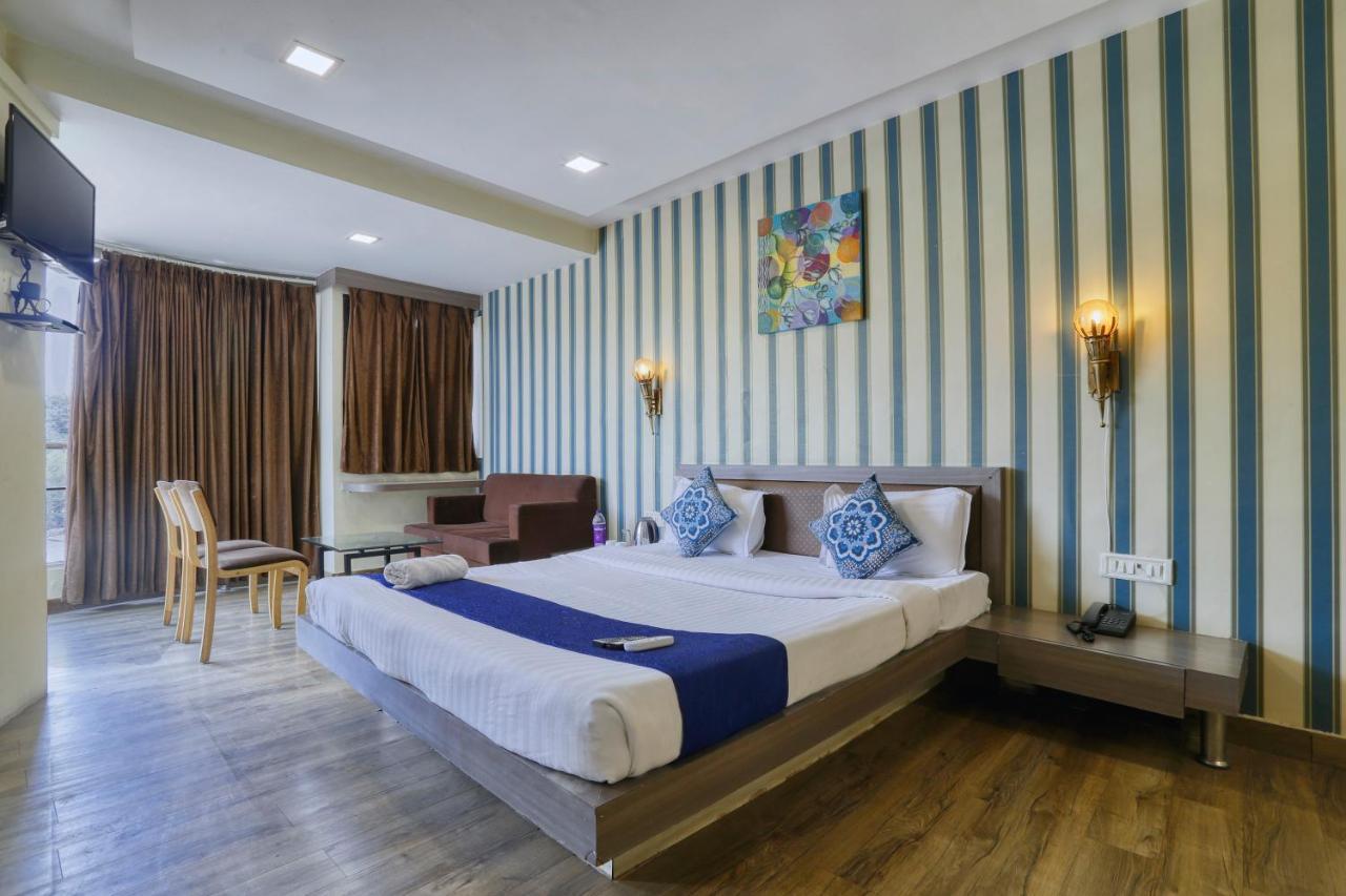 Hotel Dwarika Inn Indaur Kültér fotó