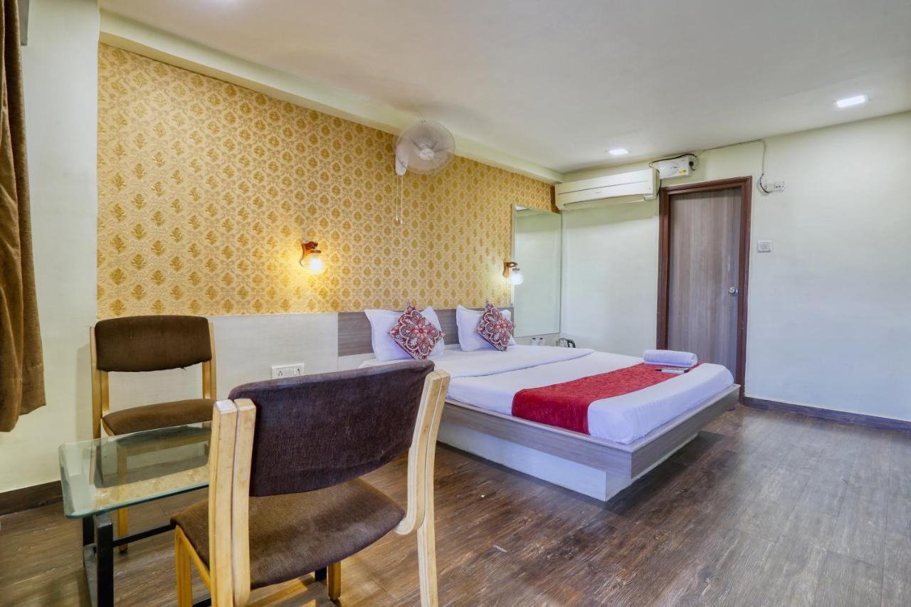 Hotel Dwarika Inn Indaur Kültér fotó