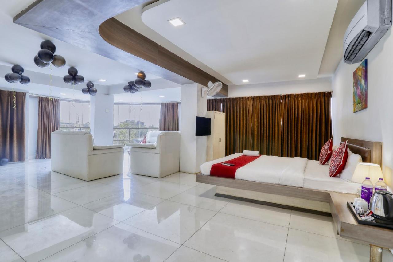 Hotel Dwarika Inn Indaur Kültér fotó