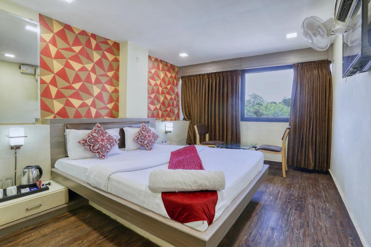Hotel Dwarika Inn Indaur Kültér fotó