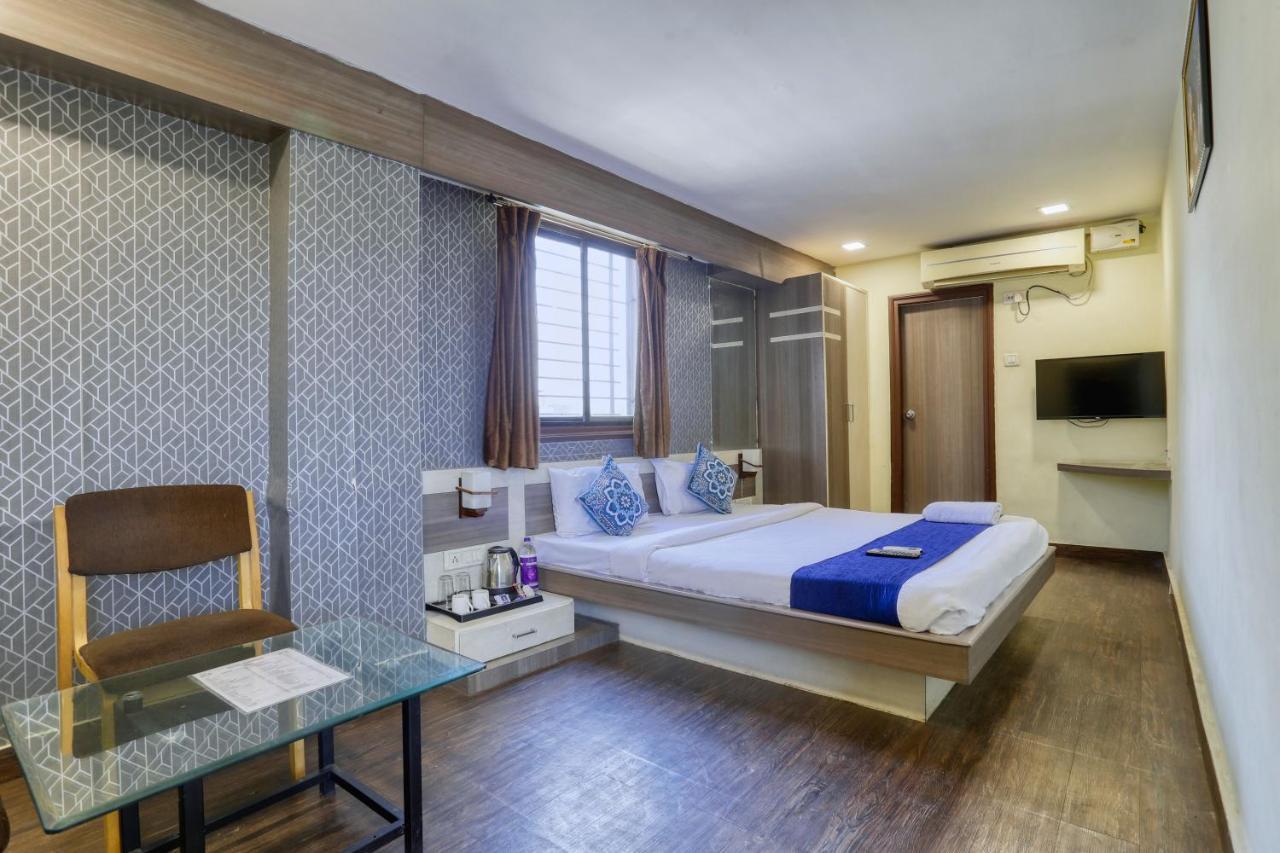 Hotel Dwarika Inn Indaur Kültér fotó